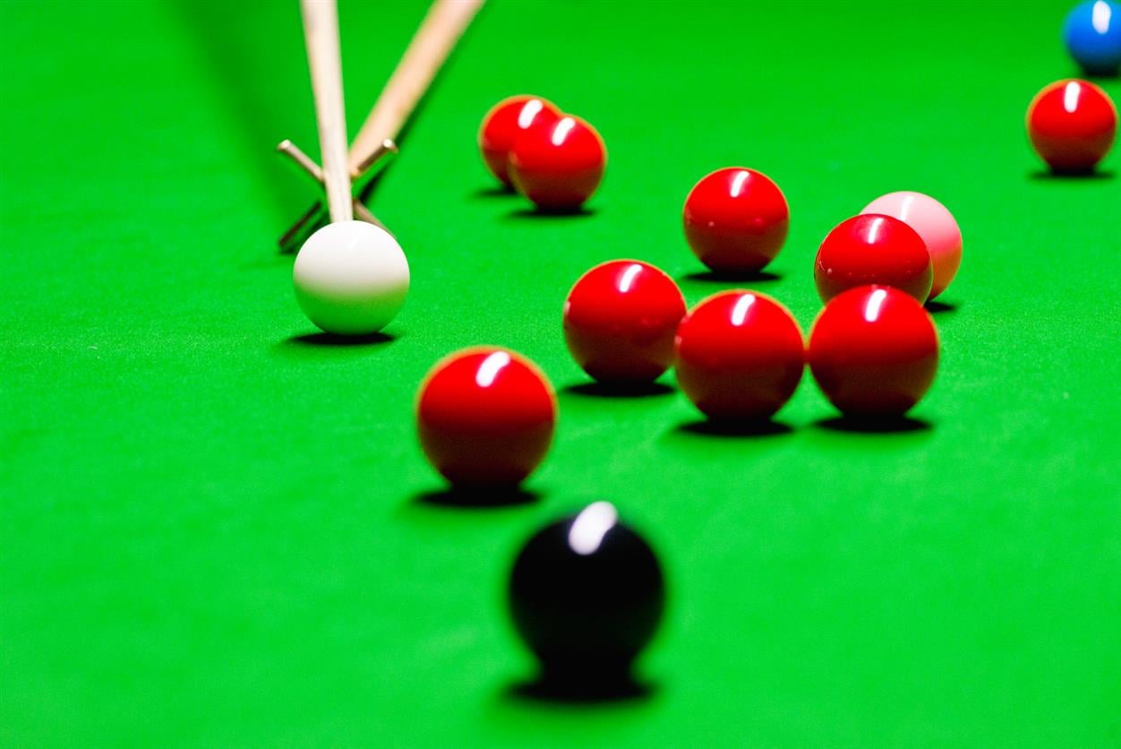 Stick on rest with snooker balls Stick on rest with snooker balls